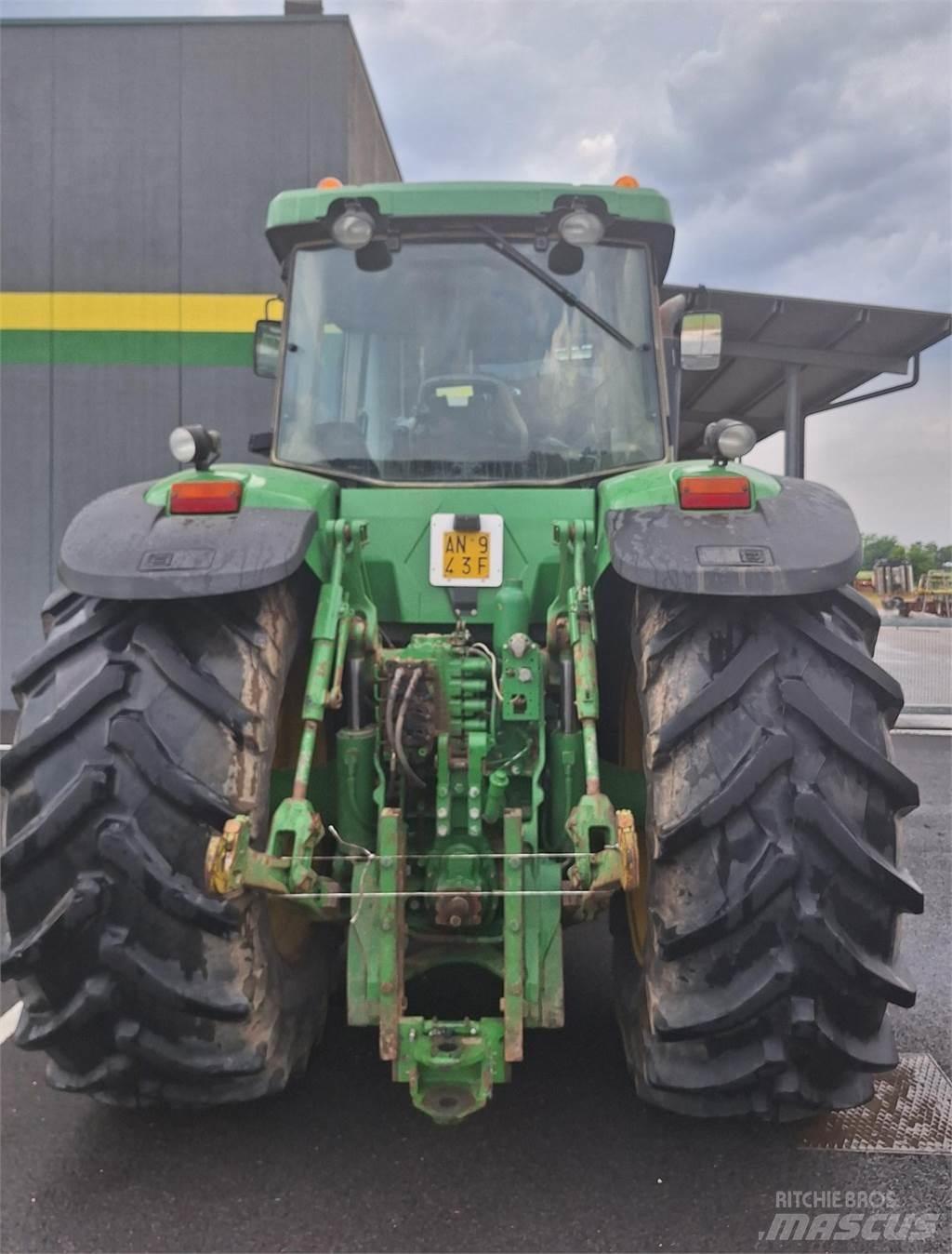 John Deere 8320 Traktorit