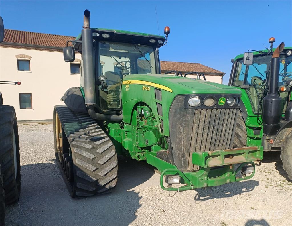 John Deere 8320 RT Traktorit