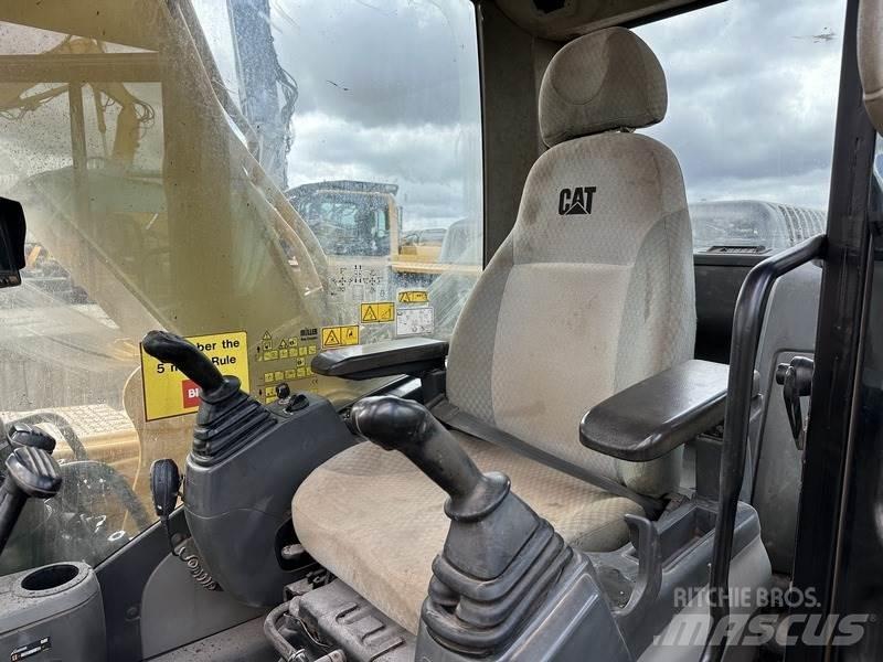 CAT 20T Excavator Telakaivukoneet