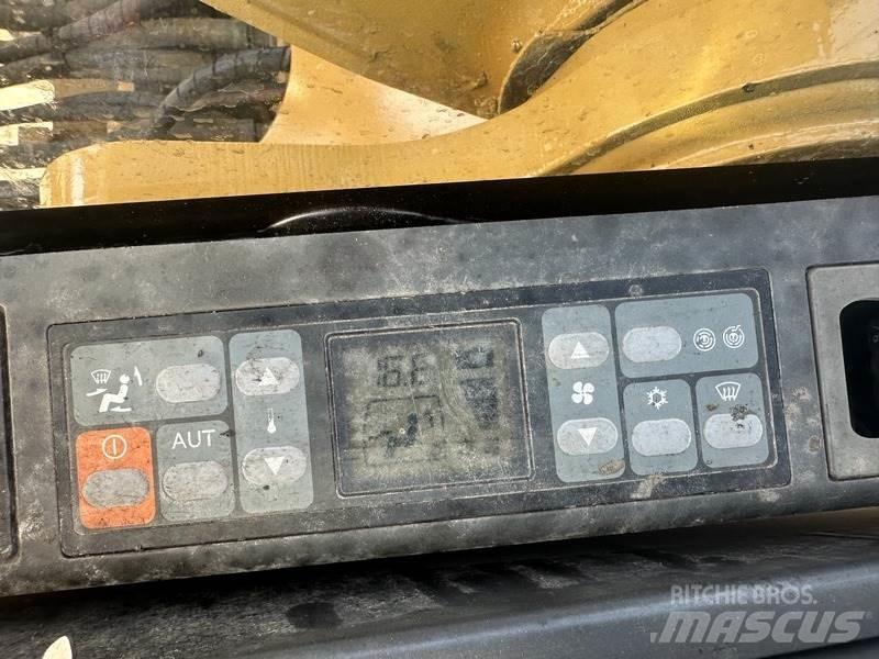 CAT 320 Telakaivukoneet