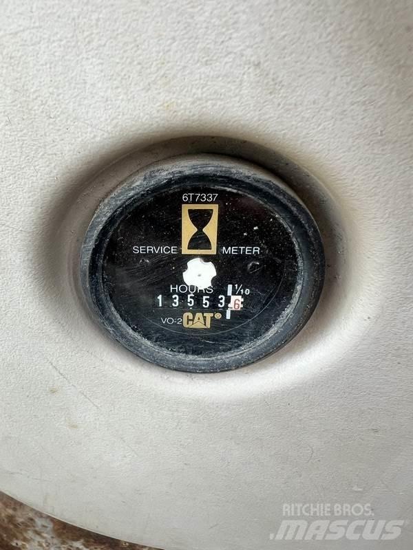 CAT 330. Telakaivukoneet