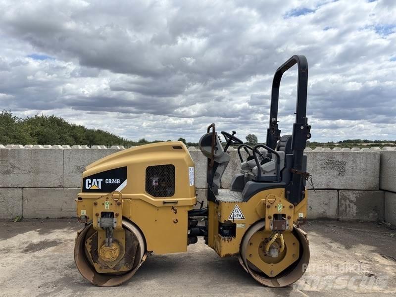 CAT CB24 B Tandemjyrät