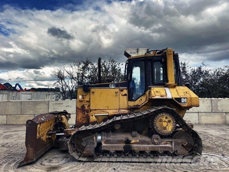 CAT D6M Telaketjupuskutraktorit