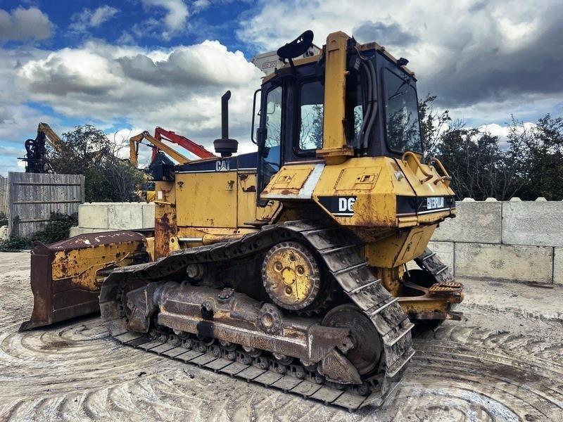 CAT D6M Telaketjupuskutraktorit