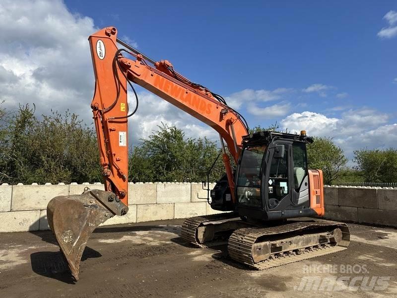 Hitachi ZX135 Telakaivukoneet