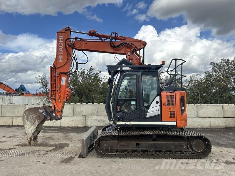 Hitachi ZX135 Purkukoneet