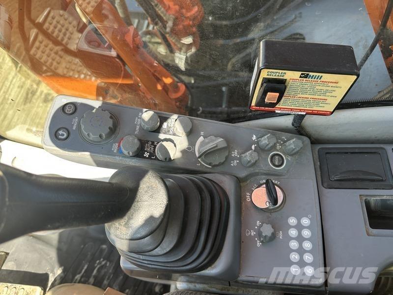 Hitachi ZX210LC-6 Telakaivukoneet