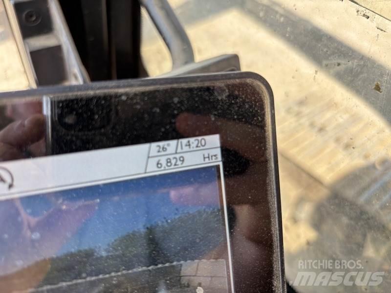 JCB 220X L 4F Telakaivukoneet
