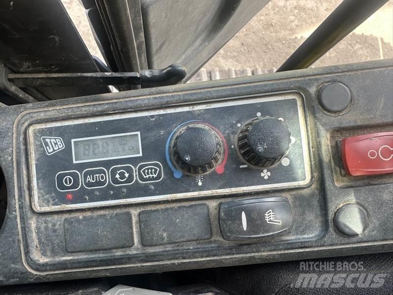 JCB JS220 LC Telakaivukoneet