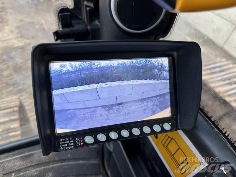 JCB JS370 LC T4 Telakaivukoneet