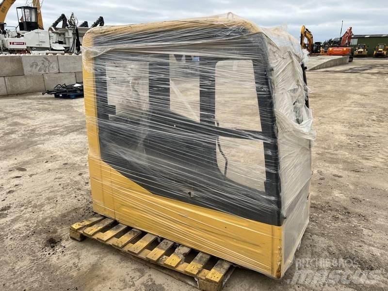 Komatsu PC130-8 Muut koneet