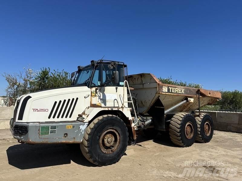 Terex TA250 Dumpperit