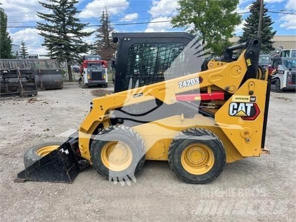 CAT 242D3 Liukuohjatut kuormaajat