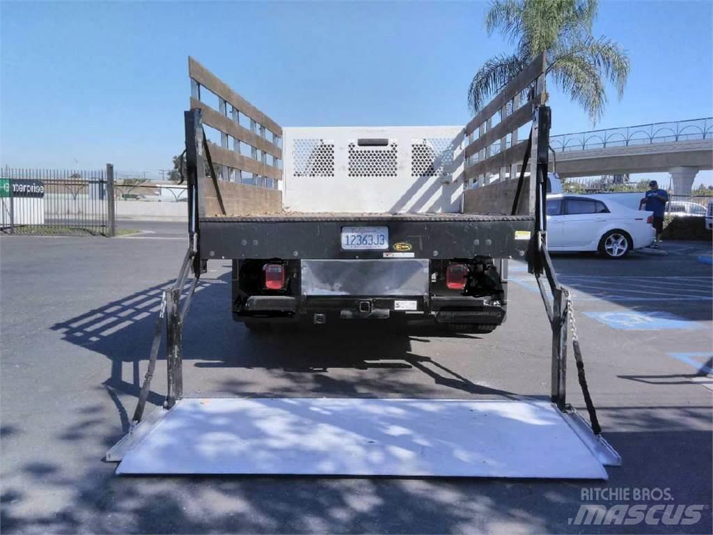 Ford F550 CREW CAB 4 Umpikorikuorma-autot