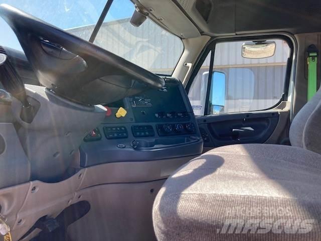Freightliner Cascadia Vetopöytäautot