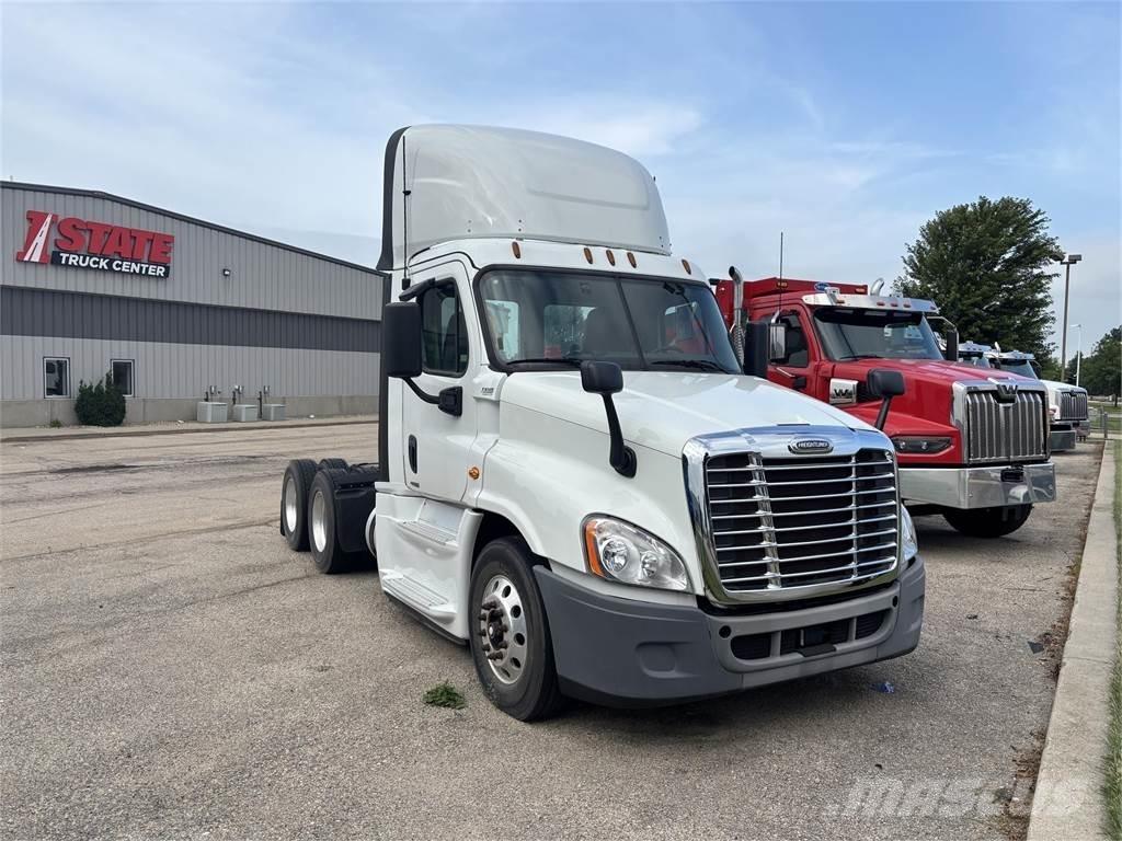 Freightliner Cascadia Vetopöytäautot