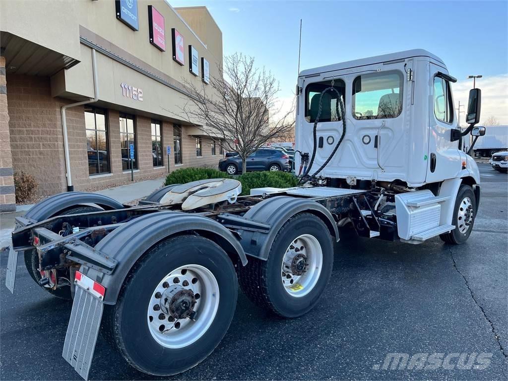 Freightliner Cascadia Vetopöytäautot