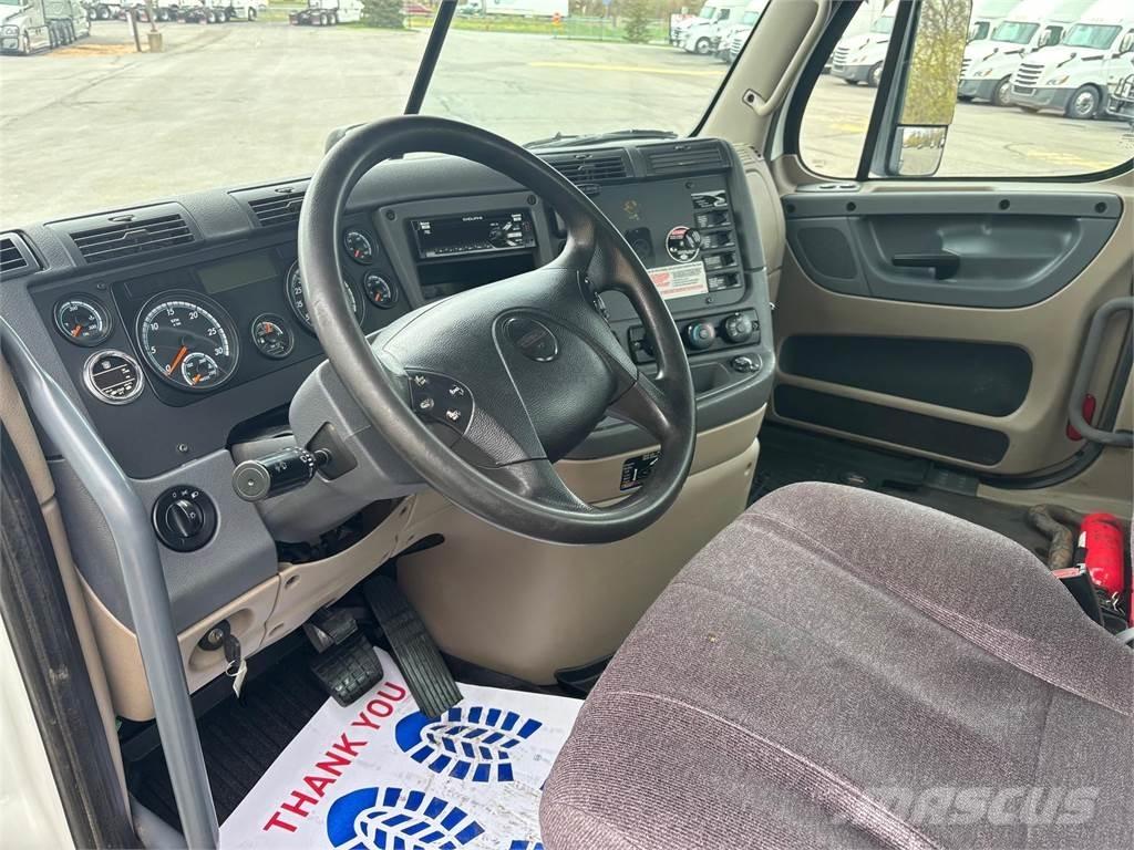 Freightliner Cascadia Vetopöytäautot