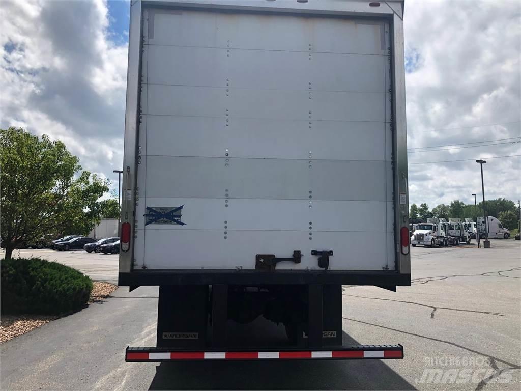 Freightliner M2 106 Umpikorikuorma-autot
