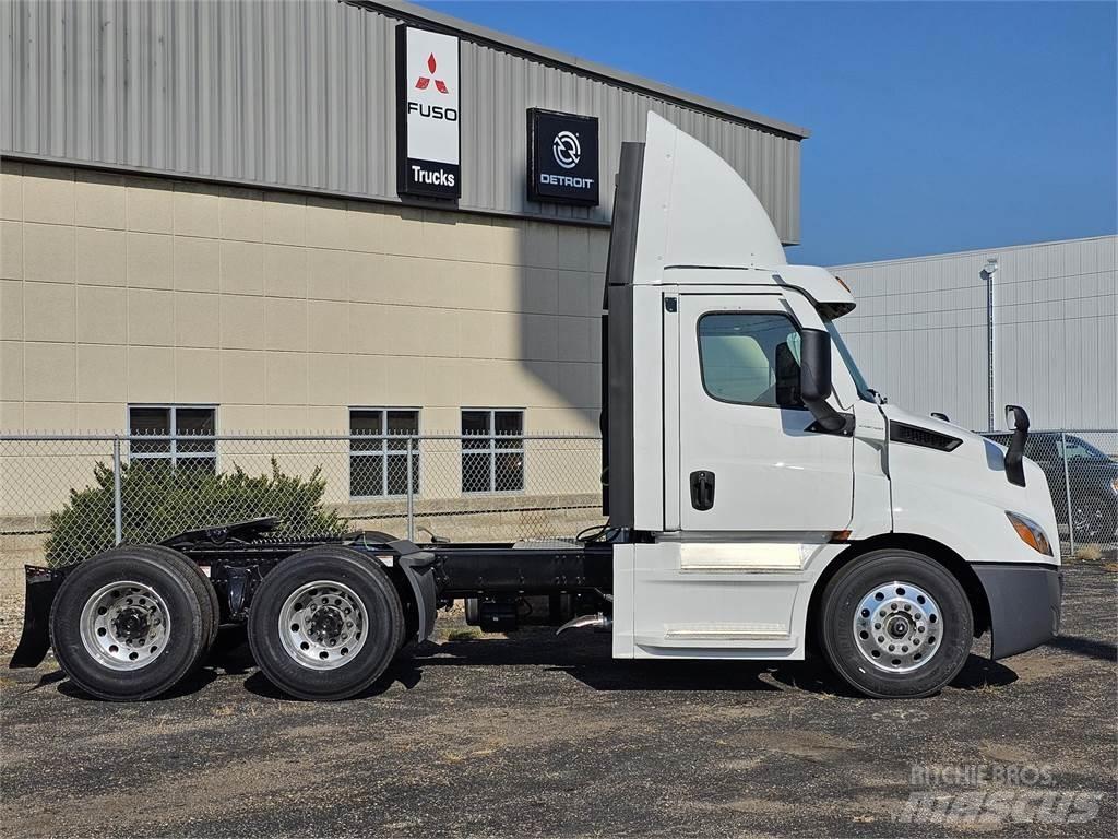 Freightliner PE116DC Vetopöytäautot