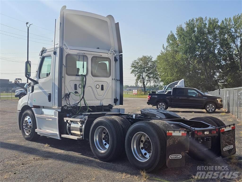 Freightliner PE116DC Vetopöytäautot