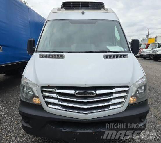 Freightliner sprinter Umpikorikuorma-autot