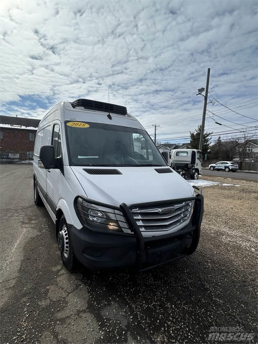 Freightliner sprinter Umpikorikuorma-autot