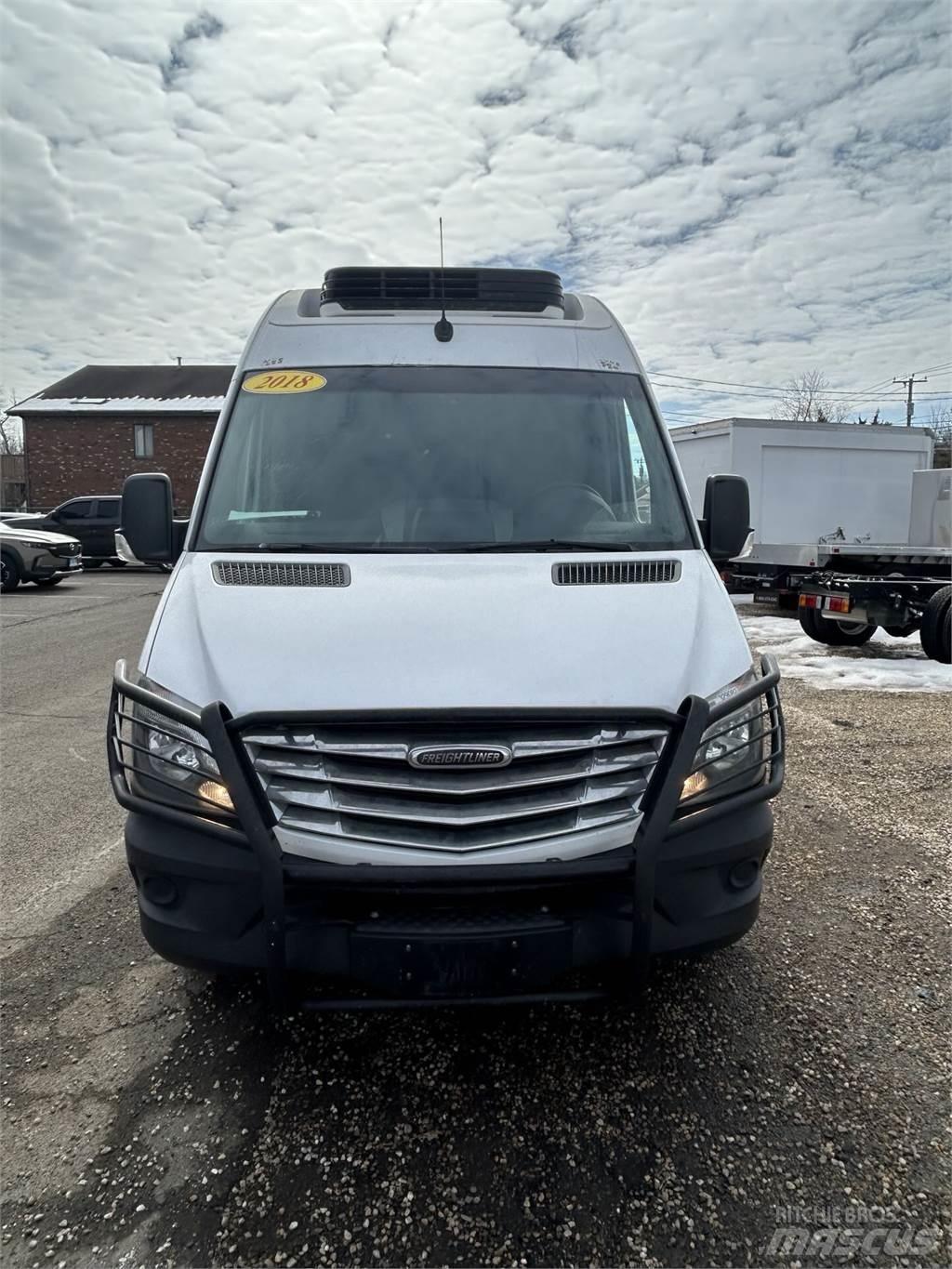 Freightliner sprinter Umpikorikuorma-autot