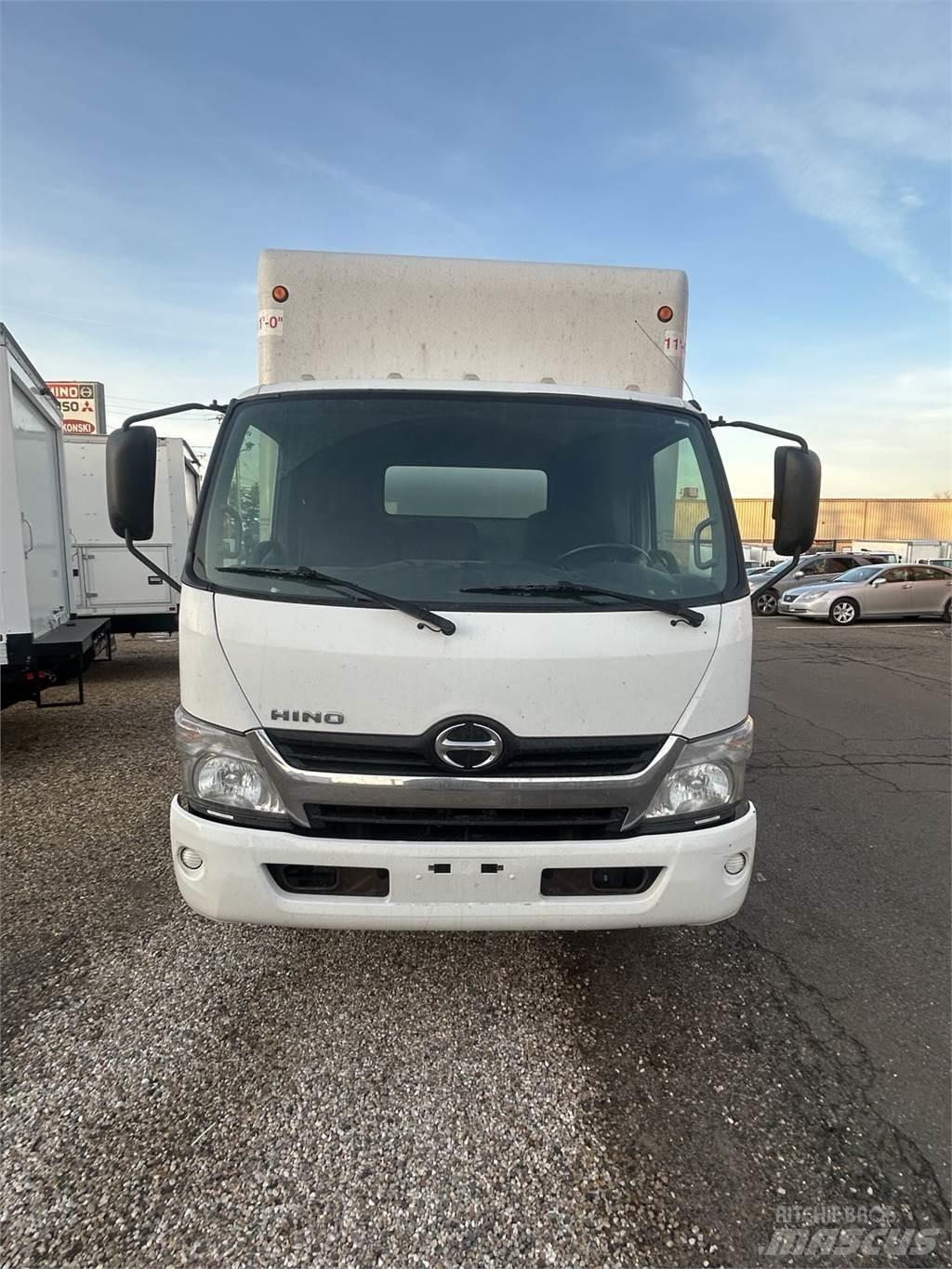 Hino 155 Umpikorikuorma-autot