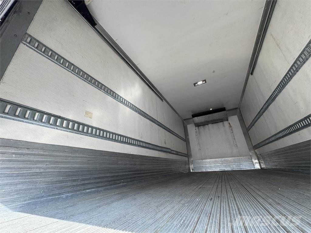 Hino 268 Umpikorikuorma-autot