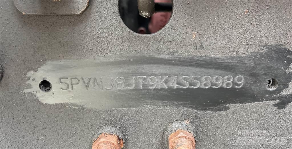 Hino 268 Umpikorikuorma-autot