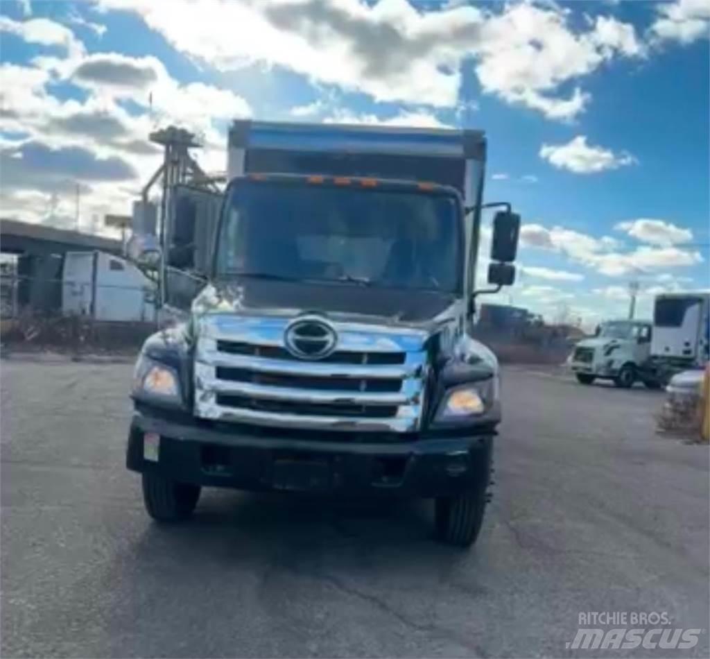 Hino 268A Umpikorikuorma-autot