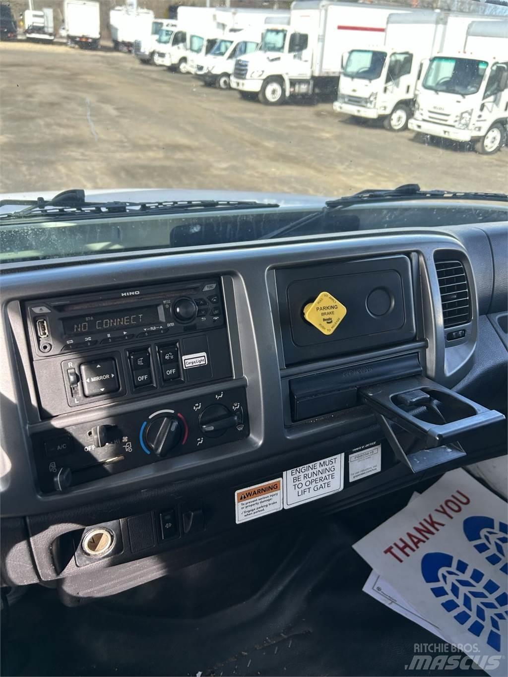 Hino 268A Umpikorikuorma-autot