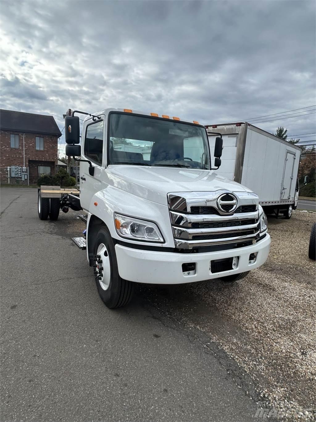Hino L6 Umpikorikuorma-autot