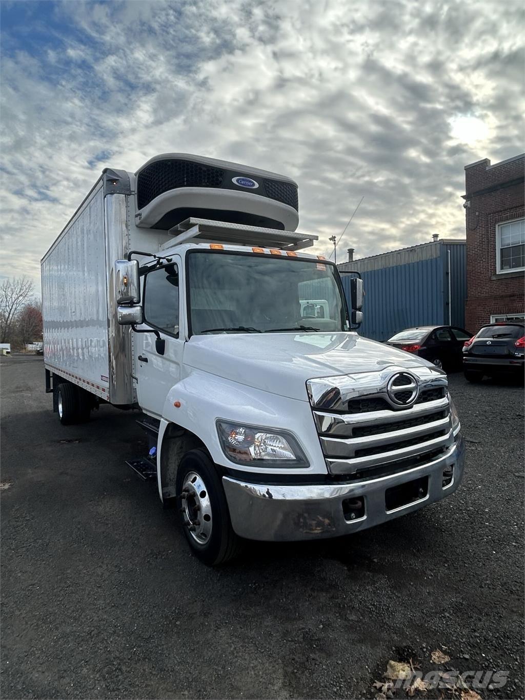 Hino L6 Umpikorikuorma-autot