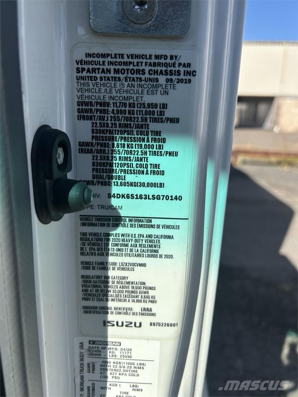 Isuzu FTR Umpikorikuorma-autot