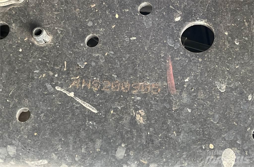 Isuzu NPR DC Umpikorikuorma-autot