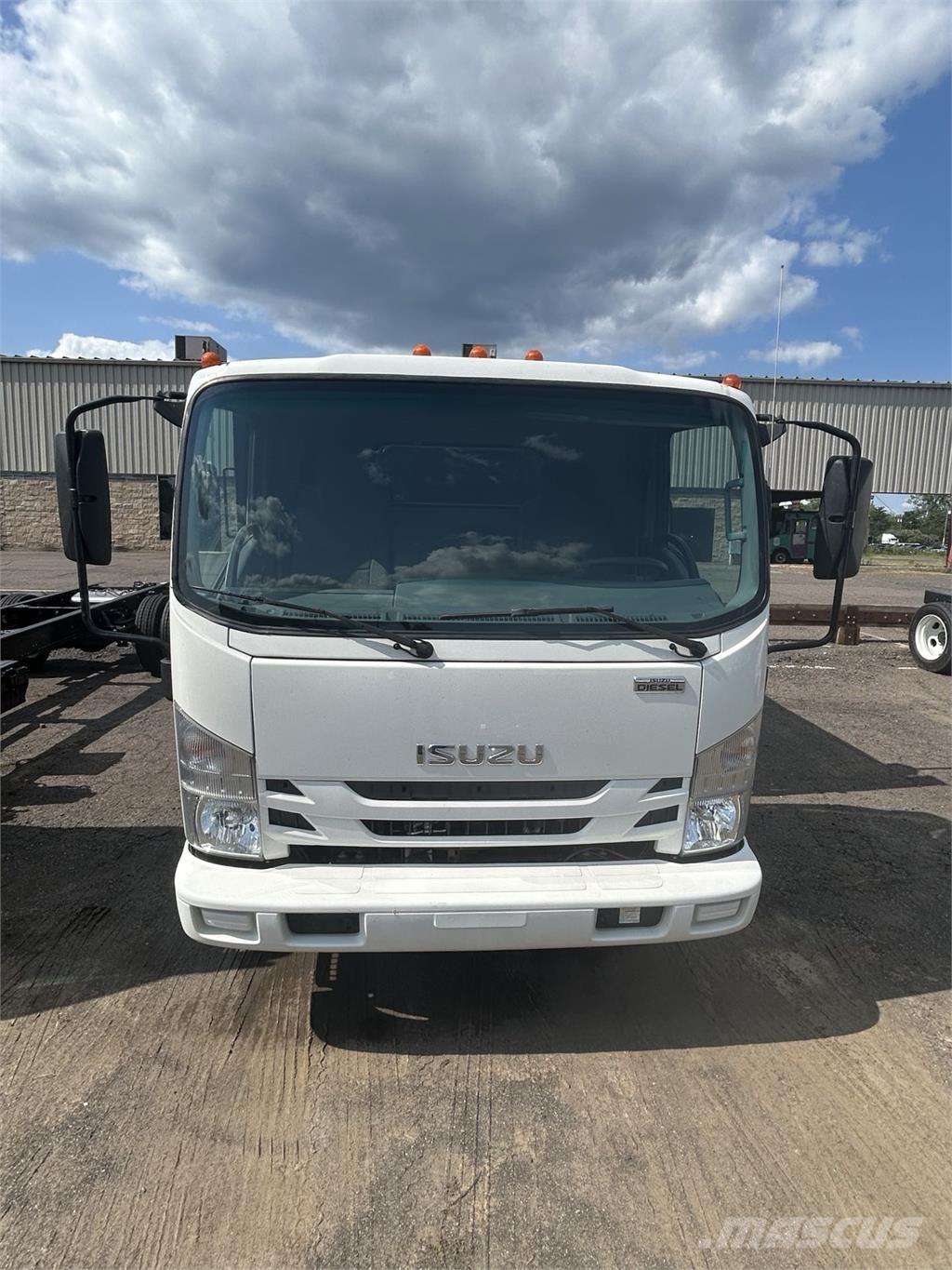 Isuzu NQR Sora- ja kippiautot