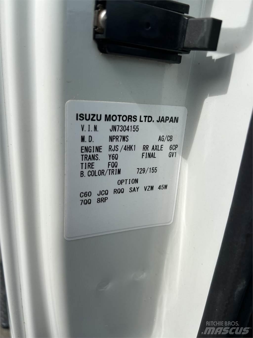 Isuzu NRR DC Umpikorikuorma-autot