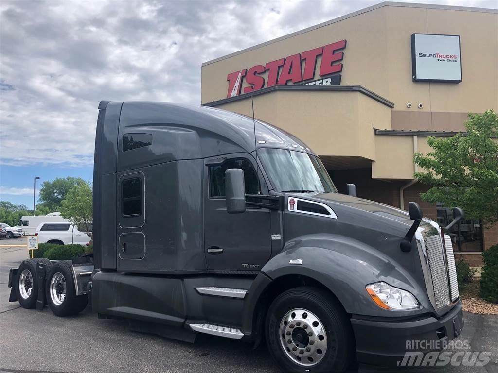 Kenworth T680 Vetopöytäautot