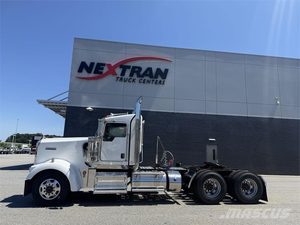 Kenworth W900 Vetopöytäautot