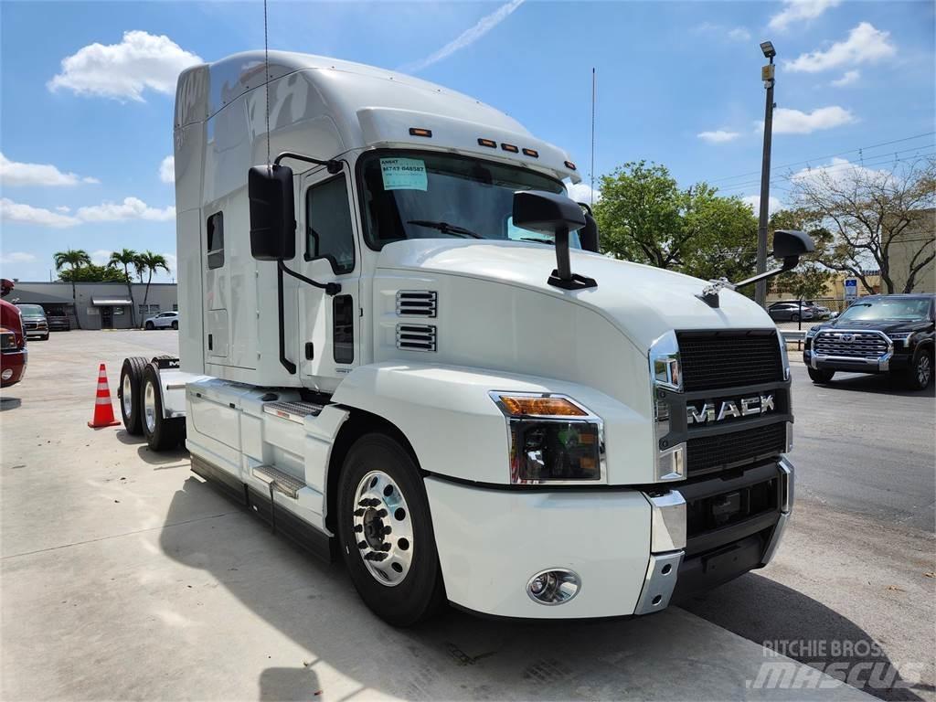 Mack AN64T Vetopöytäautot