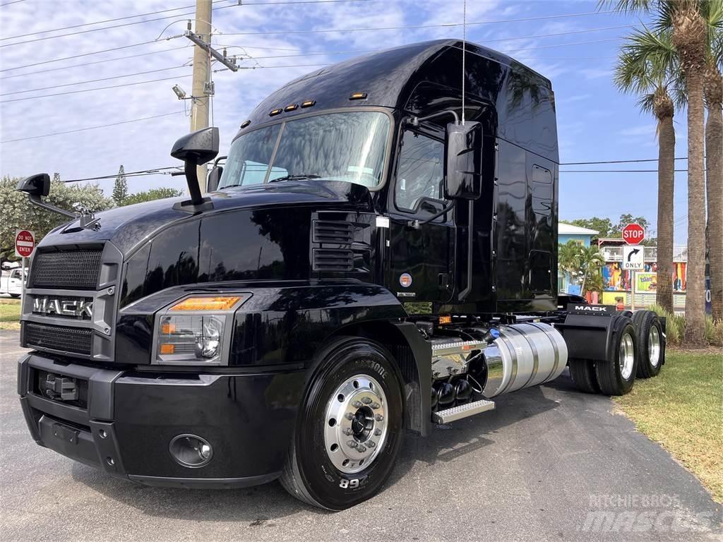 Mack AN64T Vetopöytäautot