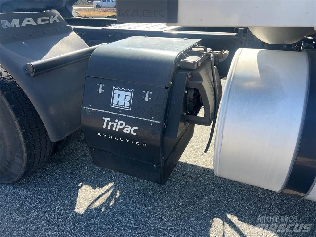 Mack AN64T Vetopöytäautot