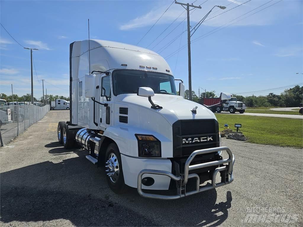 Mack AN64T Vetopöytäautot