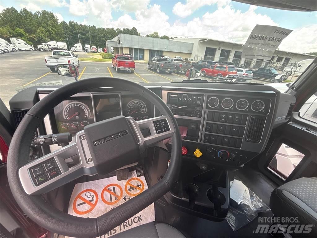 Mack AN64T Vetopöytäautot