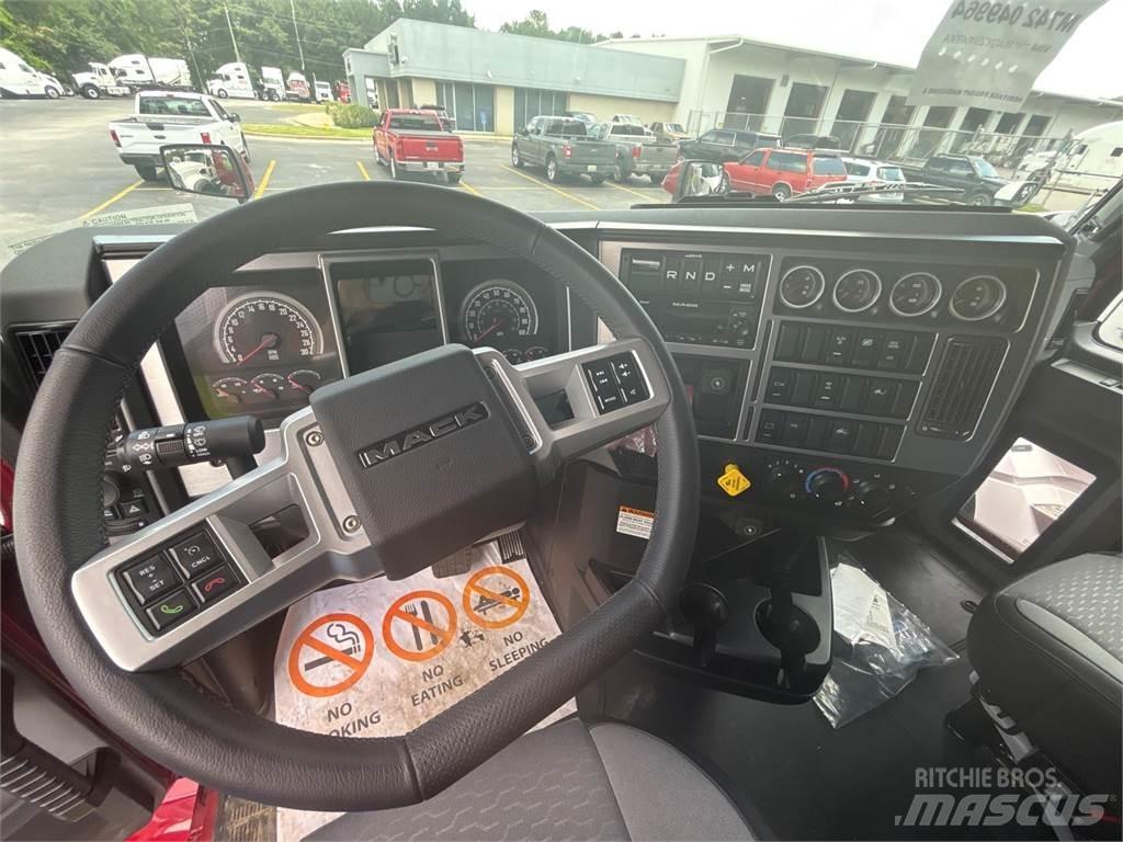 Mack AN64T Vetopöytäautot