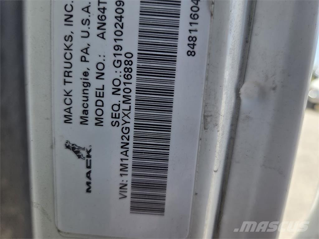 Mack AN64T Vetopöytäautot