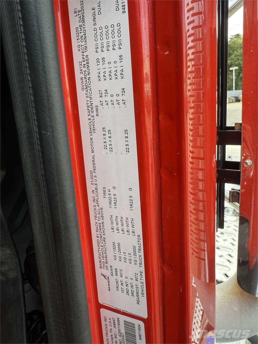 Mack AN64T Vetopöytäautot