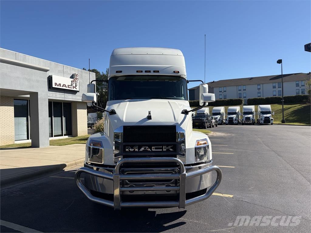Mack AN64T Vetopöytäautot